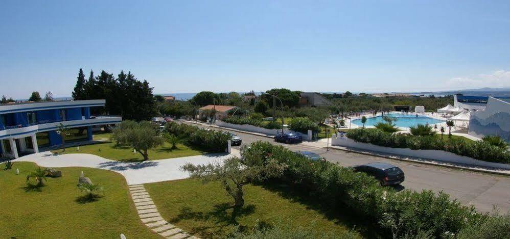 Hotel Club Cala Longa Montauro Exterior foto